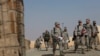 Estados Unidos tiene aproximadamente 5,000 soldados estacionados en Irak que apoyan y asesoran a las fuerzas iraquíes en la lucha actual contra los militantes del Estado Islámico (EI).