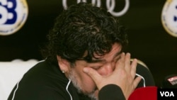 Maradona mencionó a su madre en repetidas ocasiones como una mujer a la que admiraba mucho, por lo que llamó a su hija con el mismo nombre: Dalma.