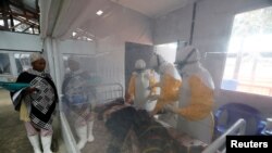 Seorang pasien Ebola dirawat di kota Katwa, DRC (foto: dok). Republik Demokratik Kongo (DRC) menghadapi wabah Ebola yang semakin parah. 