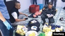 မူးယစ်ဆေးသံသယရှိသူရဲ့ နေအိမ်ကို ထိုင်းရဲတွေ စစ်ဆေး (credit thai police)
