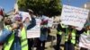 Des manifestants libyens ont défilé en gilets jaunes à Tripoli pour dénoncer le "soutien" de Paris à Haftar
