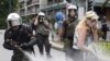 Yunanıstan parlamentinin qarşısında polis və nümayişçilər arasında toqquşma baş verib