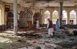 قندوز کی ایک مسجد میں نماز جمعہ کے دوران بم دھماکے میں درجنوں افراد ہلاک اور زخمی ہوئے۔ 8 اکتوبر