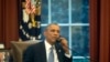 عکس آرشیوی از باراک اوباما رئیس جمهوری اوباما در دفتر کار خود در کاخ سفید 