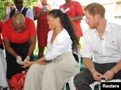 Britaniya şahzadəsi Harri və mügənni Rihanna QİÇS testindən keçirlər