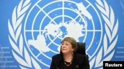 Komisaris Tinggi Perserikatan Bangsa-Bangsa (PBB) untuk Hak Asasi Manusia (HAM) Michele Bachelet menghadiri konferensi pers di Jenewa, Swiss, 9 Desember 2020. (Foto: Denis Balibouse/Reuters)