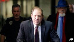 Harvey Weinstein bị kết tội cưỡng hiếp và và cưỡng ép quan hệ tình dục vào năm 2013 và năm 2006.