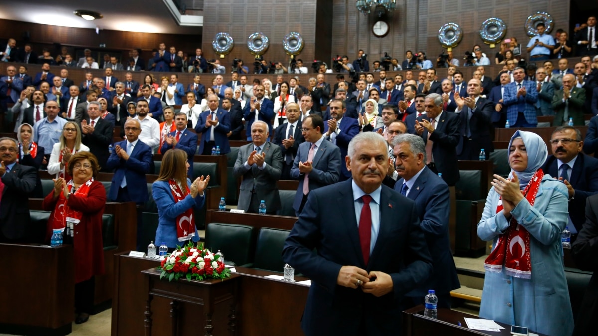 Премьер-министр Турции призвал не мстить участникам провалившегося ...
