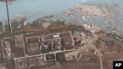 Hình ảnh vệ tinh được cung cấp bởi GeoEye cho thấy khu vực xung quanh cơ sở hạt nhân Yongbyon ở Yongbyon, Bắc Triều Tiên. 