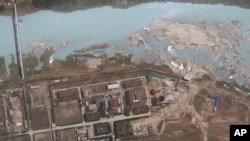 Hình ảnh vệ tinh do GeoEye cung cấp cho thấy khu vực quanh cơ sở hạt nhân Yongbyon ở Bắc Triều Tiên. 