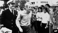 John McCain u Vietnamu