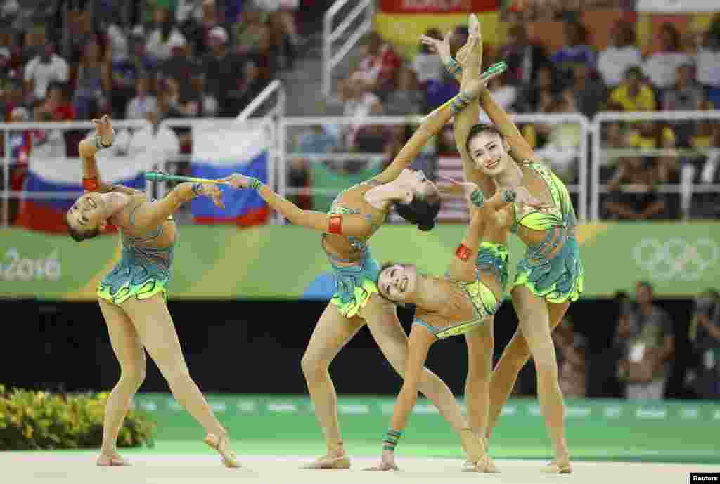 中国女子艺术体操队在里约奥运会的预赛中（2016年8月20日）。中国队获得预赛第11名无缘决赛。中国艺术体操队由赵敬楠、张玲、鲍语晴、杨晔、舒思瑶组成 &nbsp;