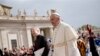Le pape François en visite sur l'île grecque de Lesbos