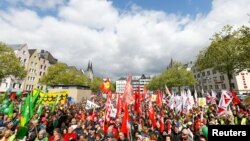 جرمنی کے شہر کولون میں تارکین وطن کے خلاف مظاہرہ۔ اپریل 2017