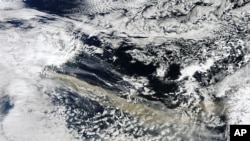 Iceland’s Eyjafjallajökull Volcano sent a plume of ash and steam across the North Atlantic, 15 Apr 2010