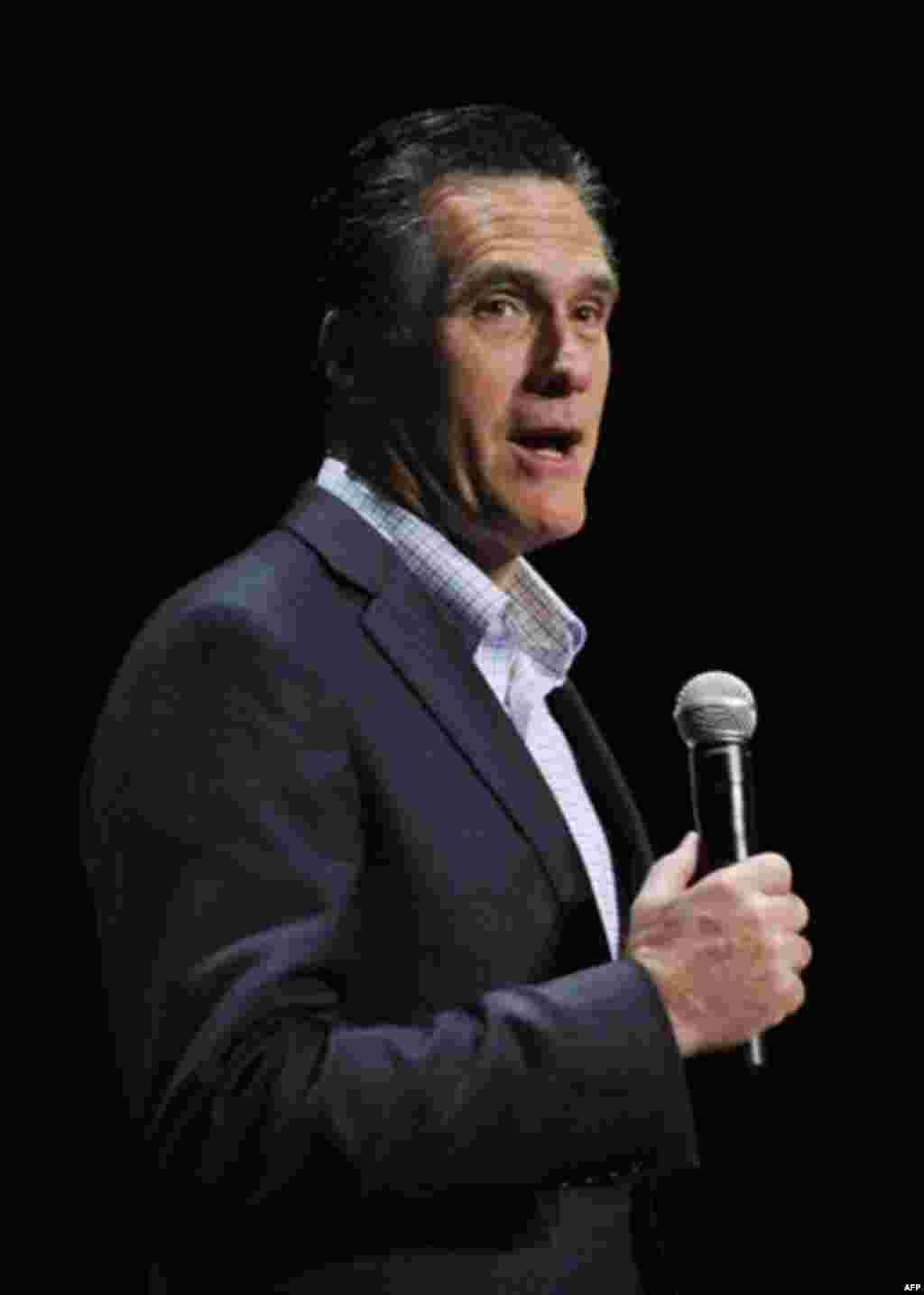 Eski Massachusetts Valisi Mitt Romney, mevcut adaylar arasındaki en ılımlı isim olarak öne çıkıyor