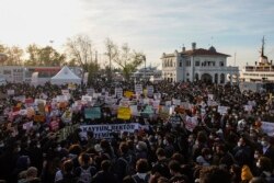 Aksi unjuk rasa mahasiswa Universitas Bogazici di Istanbul, Rabu, 6 Januari 2021.