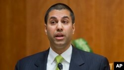 Tân Chủ tịch FCC Ajit Pai.