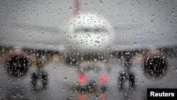 Más de 300 vuelos fueron cancelados por el mal tiempo en todo Estados Unidos, siendo el más afectado el aeropuerto de Chicago.