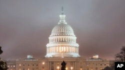 Здание Капитолия в Вашингтоне, где заседает Конгресс США