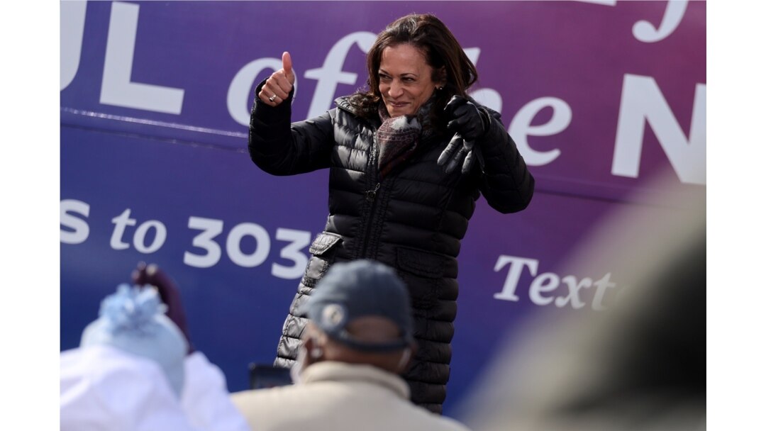 Kamala Harris, calon wakil presiden AS dari Partai Demokrat, saat berkampanye di Pennsylvania sehari sebelum Hari Pemilihan di Pittston, 2 November 2020. (Foto: Reuters)