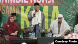 Cawapres Ma'ruf Amin: "Belum pernah ada orang Tangerang jadi wapres," ketika berkunjung ke Ponpes Nur Antika, Tigaraksa, Banten, Jumat (18/1). (Courtesy: TKN Jokowi-Amin).