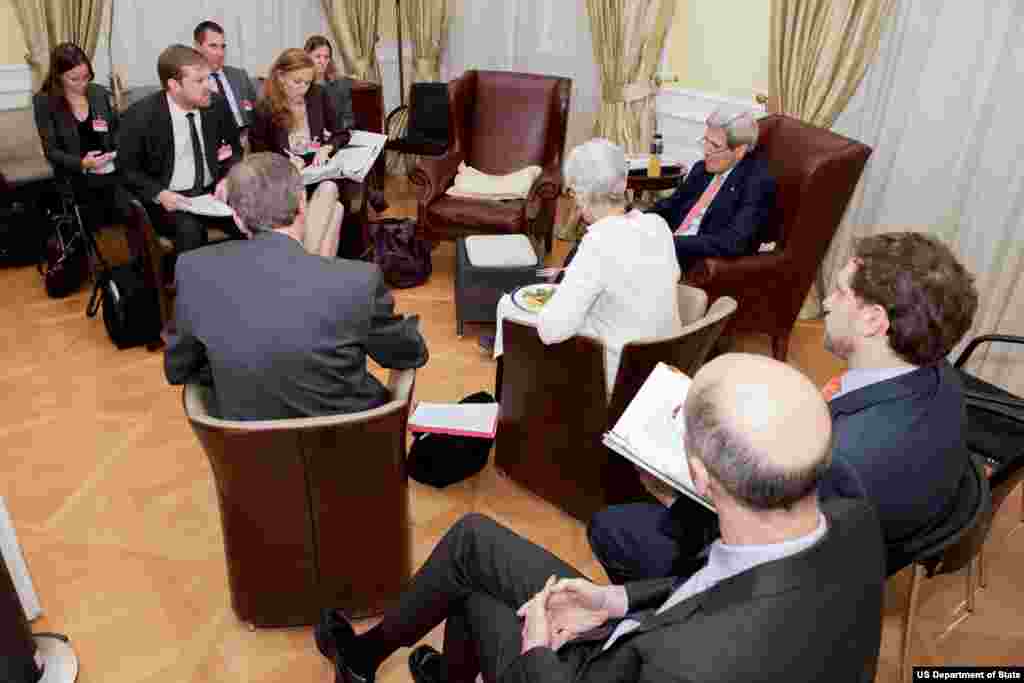 برگزاری نشست هماهنگی هیئت مذاکره کننده آمریکا هر روز صبح پیش از آغاز مذاکرات