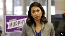 Sau khi đắc cử làm dân biểu đại diện cho Địa hạt 7, bang Florida, cô Stephanie Murphy cũng trở thành người phụ nữ gốc Việt đầu tiên bước chân vào Quốc hội Hoa Kỳ.