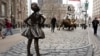 Patung 'Fearless Girl' di New York Diizinkan Sampai Tahun 2018
