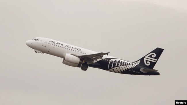 新西兰航空公司一架航班在澳大利亚悉尼金斯福德·史密斯国际机场起飞。（资料照片）