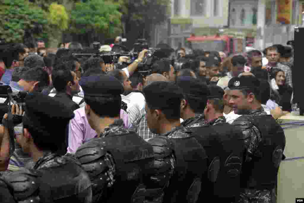 خۆپـیشـاندانی ناڕهزایی 28 ی شهشی 2012 له شـاری سلێمانی - 9