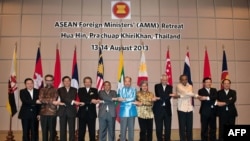 အာဆီယံ နိုင်ငံခြားရေးဝန်ကြီးများ အစည်းအဝေး၊ ထိုင်းနိုင်ငံ၊ ဟွာဟင်း။ ( သြဂုတ်လ ၁၄၊ ၂၀၁၃)