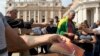Kardinal Vatikan Terobos Gedung, Pulihkan Listrik bagi Tunawisma 