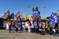 Các phòng phiếu tại bang Texas ở miền nam đã mở cửa vào 7 giờ sáng, khởi động Ngày Bầu cử tại bang đông dân thứ nhì của Mỹ và cũng là nơi người gốc Việt tập trung đông thứ hai ở nước này.