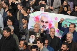 Wananchi wa Iran wakiandamana kulaani mauaji ya Qasem Soleimani, Tehran January 3, 2020.