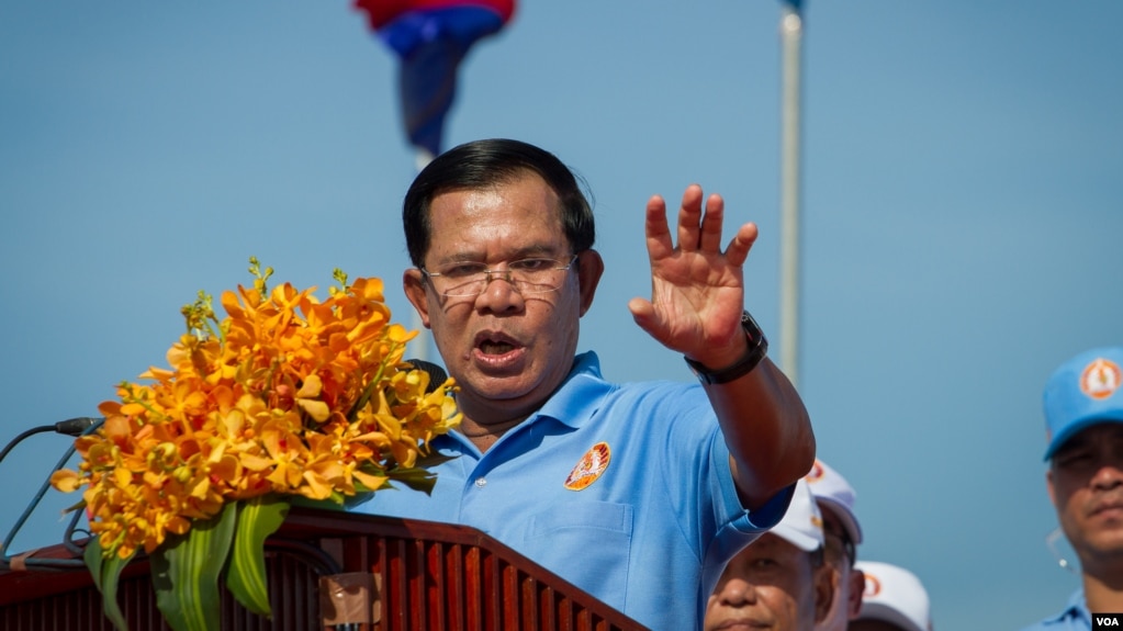 Cambodian Prime Minister Hun Sen, who's ruled Cambodia for three decades, gives speech to supporters in Phnom Penh, June 02, 2017.