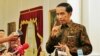 Tổng thống Indonesia Widodo cho báo chí biết rằng mọi người phải tôn trọng tiến trình của Hội đồng Đạo đức Quốc hội (MKD), nhưng ông cảm thấy tức giận vì người đứng đầu quốc hội đã nêu tên ông để đòi hối lộ.