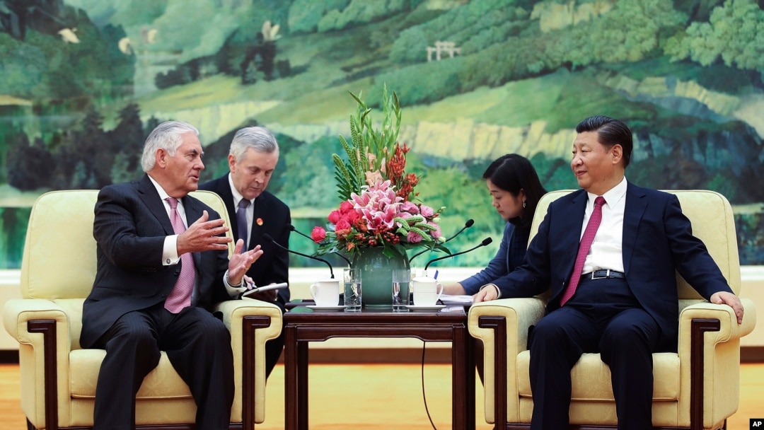 Ông Tập Cận Bình gặp Ngoại trưởng Mỹ Rex Tillerson tại Đại lễ đường Nhân dân ở Bắc Kinh hôm 30/9.
