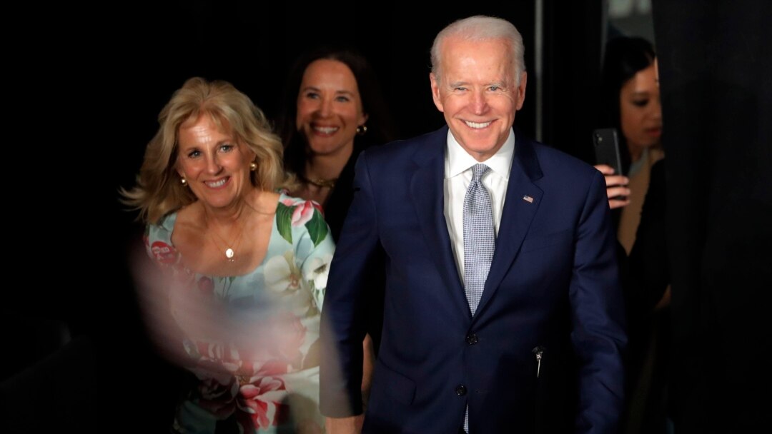 Mantan Wakil Presiden Joe Biden meraih kemenangan di South Carolina.