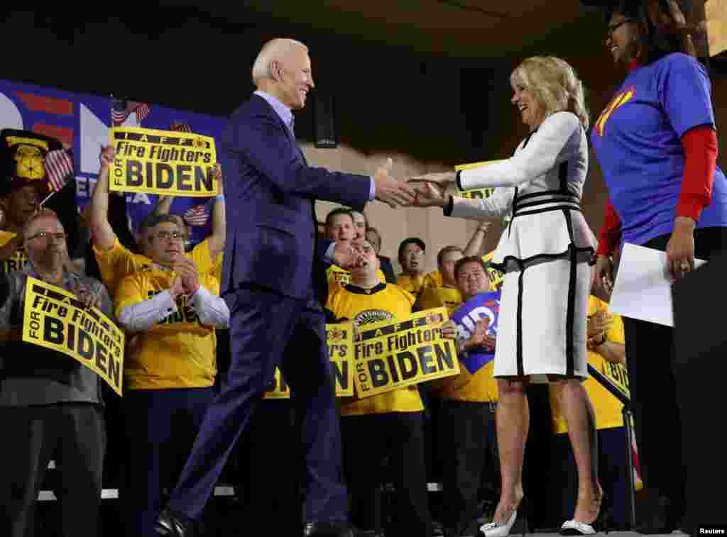 U.S. Democratic presidential candidate and former Vice President Joe Biden is greeted by his wife Jill as he arrives to speak to union workers in Pittsburgh, Pennsylvania, April 29, 2019.