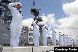 參加2016RIMPAC的美國海軍官兵2016年6月30日抵達珍珠港（美國海軍官網）