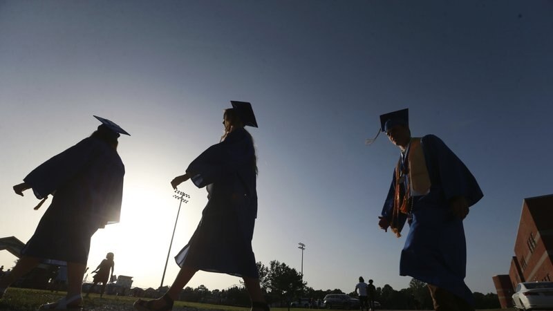 Study: Coronavirus May Keep Poor US Students Away from College