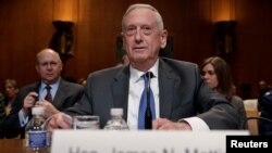 Menhan AS James Mattis memberikan keterangan di depan Komisi Angkatan Bersenjata Senat AS di Washington DC, 9 Mei lalu (foto: dok). 