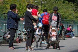 چین میں بچوں کی تعداد کم ہو رہی ہے جب کہ عمر رسیدہ افراد بڑھ رہے ہیں۔