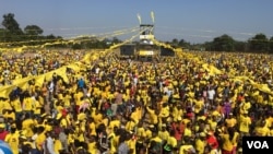 Thousands gather at a rally in support of President Yoweri Museveni in Kisaasi, a suburb of Kampala, Uganda, Feb. 16, 2016. 