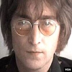 Musisi legendaris John Lennon (9 Oktober 1940 - 8 Desember 1980).