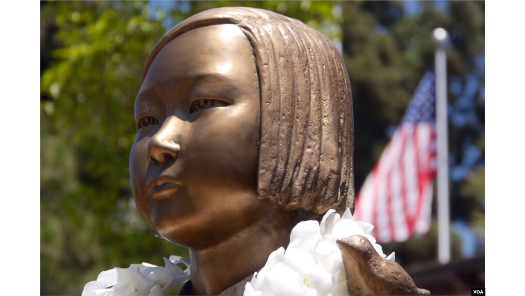 格伦代尔市的慰安妇塑像头部(美国之音国符拍摄)