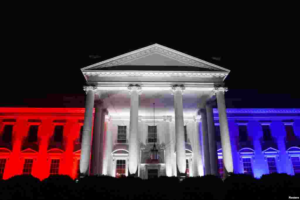 یوم آزادی پر وائٹ ہاؤس کی عمارت کو امریکی پرچم میں موجود رنگوں کی روشنی سے رنگ دیا گیا۔ امریکہ کی تاریخ 244 سال طویل ہے۔ ان ڈھائی سو برس میں امریکہ نے کئی ادوار اور نشیب و فراز دیکھے ہیں۔