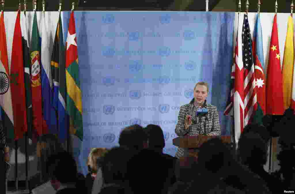 La secrétaire d'Etat américaine Hillary Clinton s'exprimant à l'issue d'une réunion du Conseil de sécurité de l'ONU sur la situation au Moyen-Orient