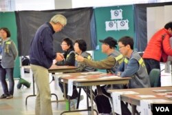 「2017特首選舉民間全民投票」香港大學投票站。（美國之音湯惠芸攝）